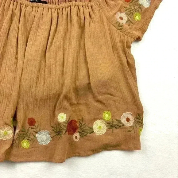 Forever 21  Fawn Embroider Floral Off Shoulder Cropped Boho Peasant Top Size L - Picture 7 of 15